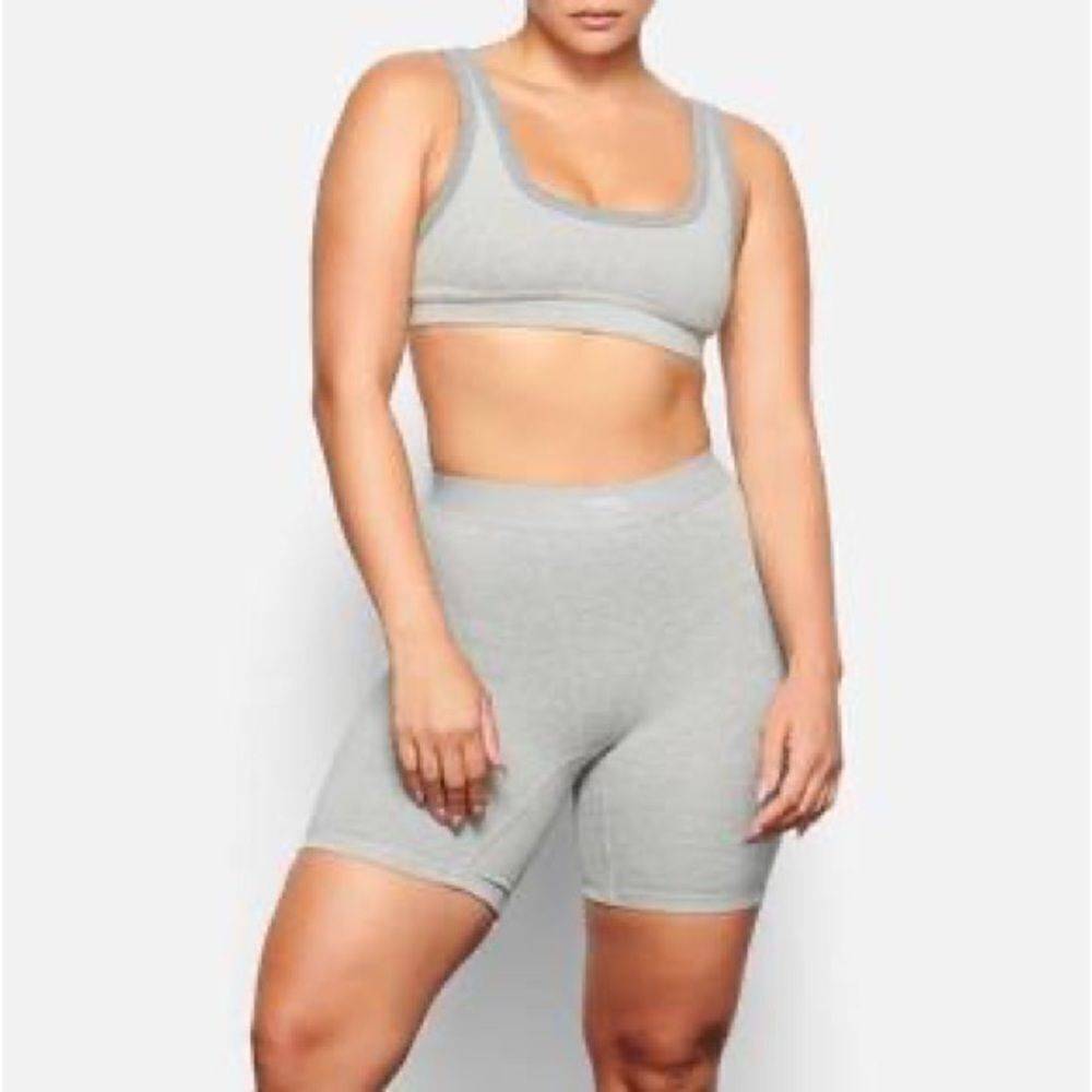 Skims Heather Gray Outdoor Scoop Neck Bra - Picture 2 of 5